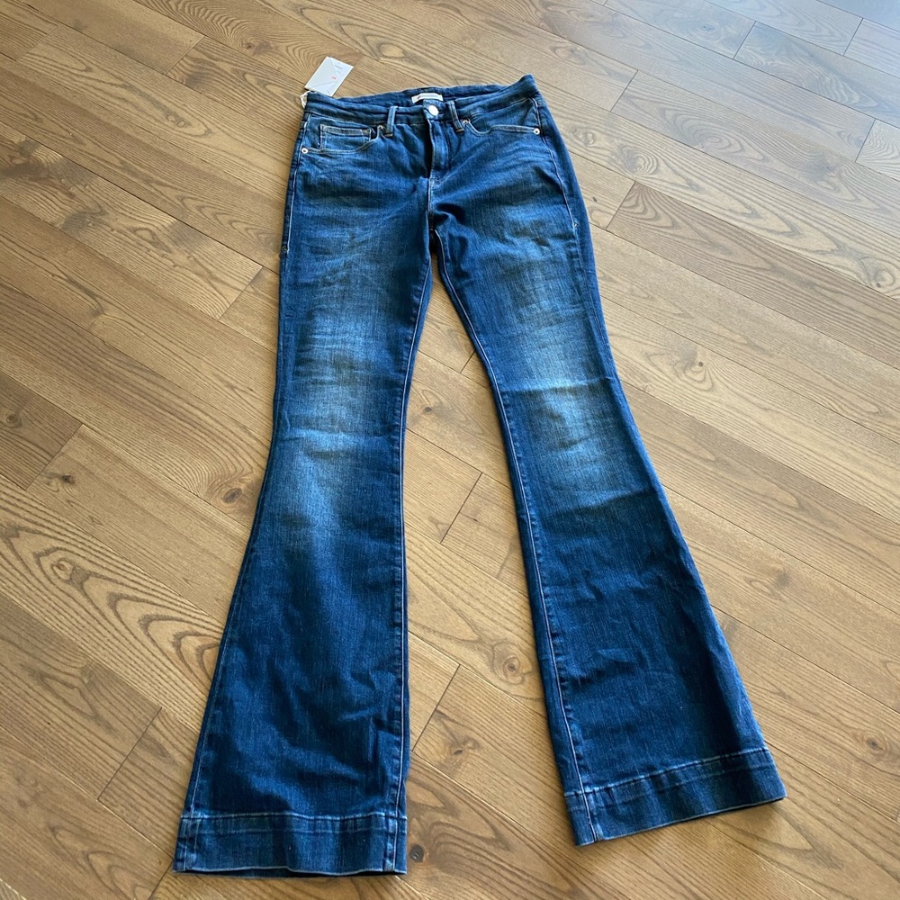 Good American Flare Trouser Hem jeans